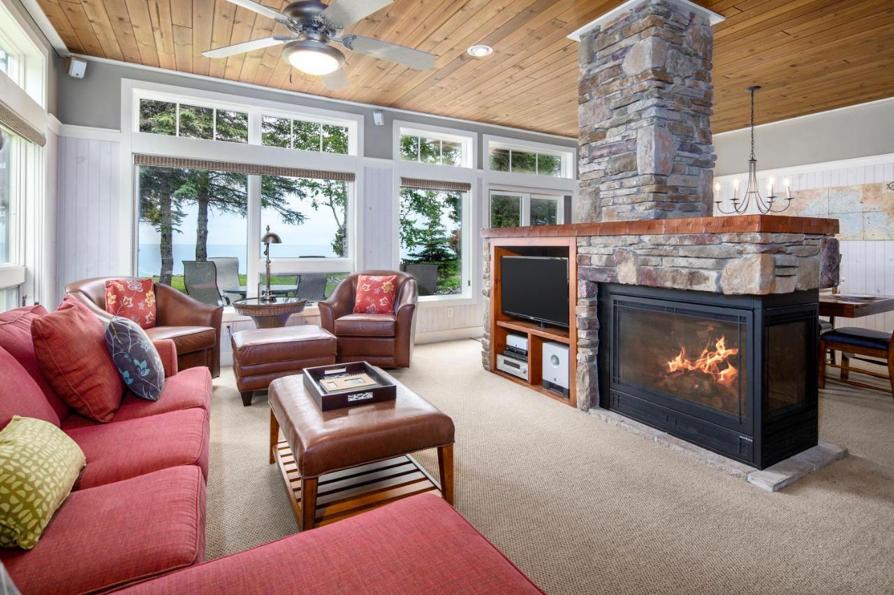 Larsmont Cottages トゥーハーバーズ エクステリア 写真